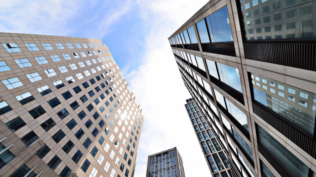 Foto Contrato de Built to Suit: entenda qual é esse modelo contratual e os efeitos legais para seu negócio.